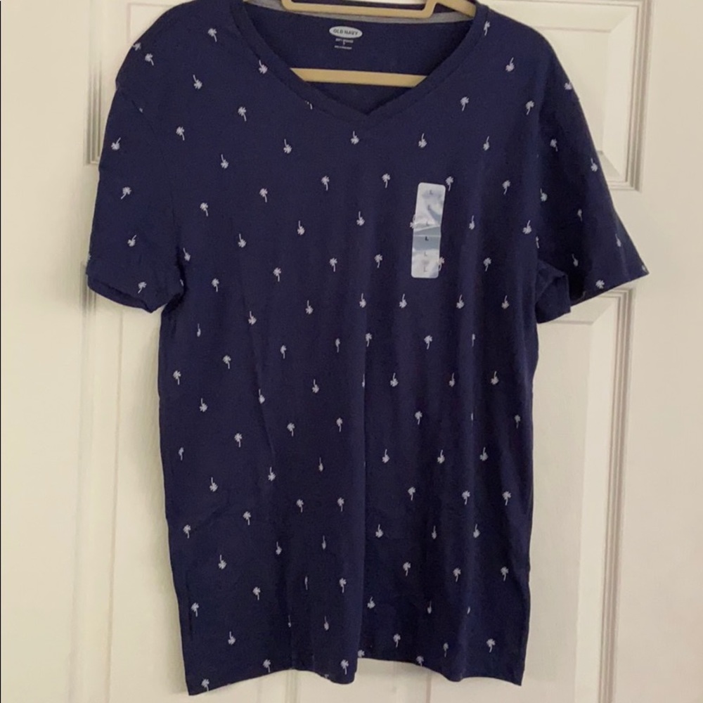 Men’s Old Navy V neck T-shirt